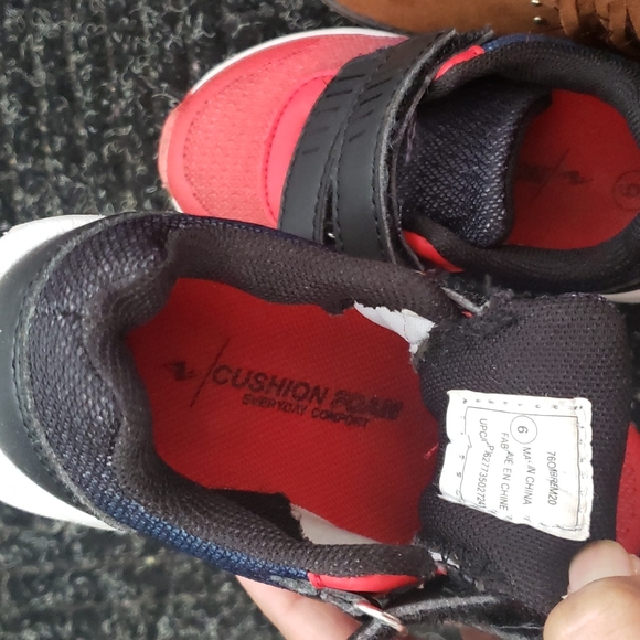 Kids-2 Shoes - Picture 2 of 4